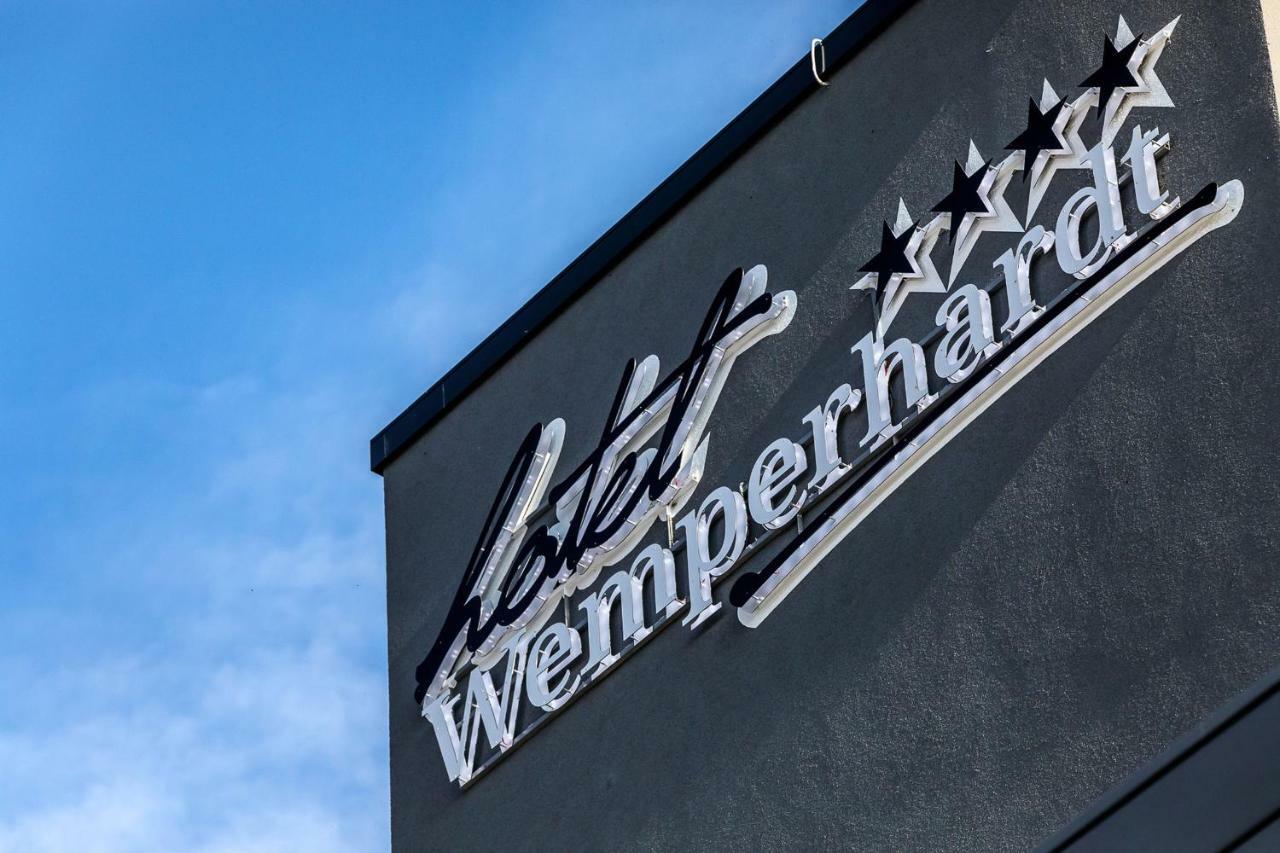 Hotel Wemperhardt Экстерьер фото